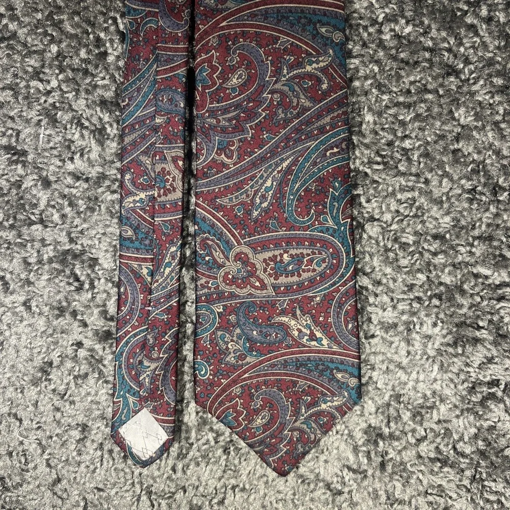 VTG Geoffrey Beene Paisley Made In‎ USA Italian Silk Fabric Neck Tie